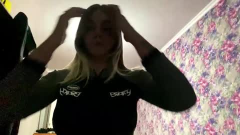 Snapshot of lavetaterpstra chatting on 02.12.26 Elizabeth online show from 02.12.26