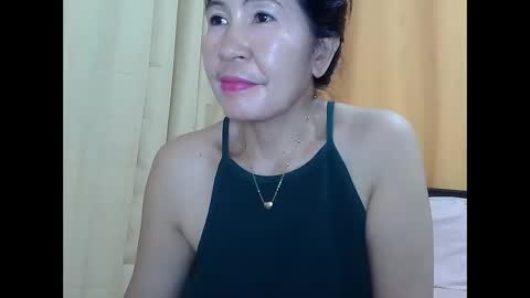 Snapshot of lavine1983 chatting on 09.17.25 lavine1983 online show from 09.17.25