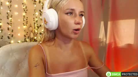 Mia online show from 07.26.26