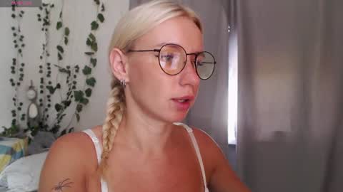Mia online show from 07.27.26