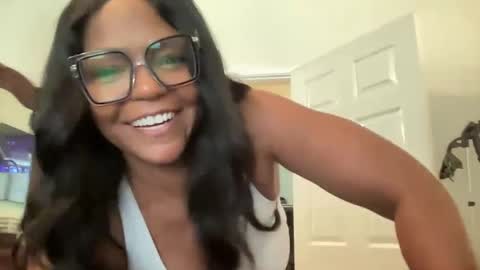 Snapshot of lavishly69 chatting on 09.26.25 Brownsugar69 online show from 09.26.25