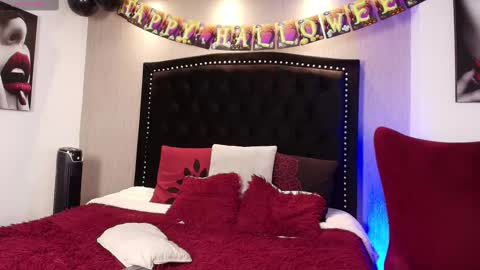 Snapshot of lawford_mike chatting on 10.08.25 Mike online show from 10.08.25