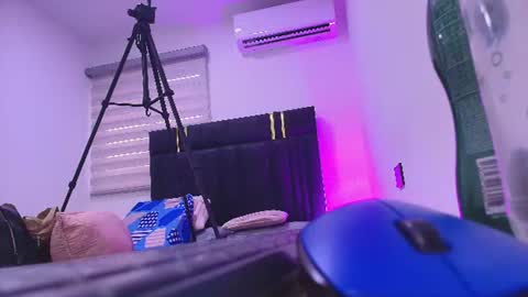 Lay Madison  online show from 08.04.26