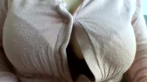 layannalea online show from 11.30.25