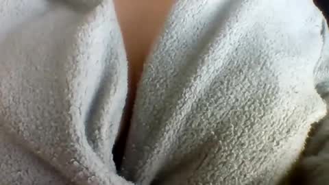 layannalea online show from 04.30.26