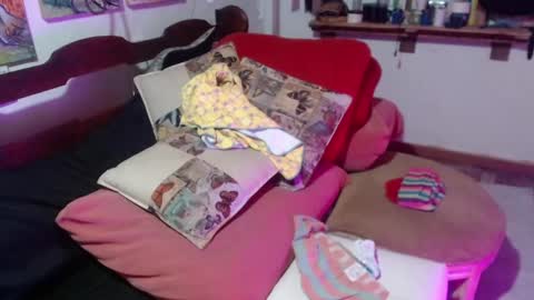 Laye19 online show from 12.01.24