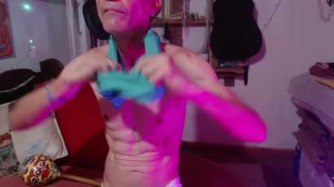 Laye19 online show from 12.02.24