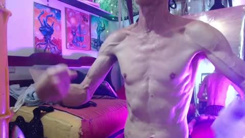 Laye19 online show from 12.11.24