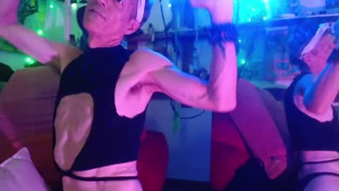 Laye19 online show from 12.12.24