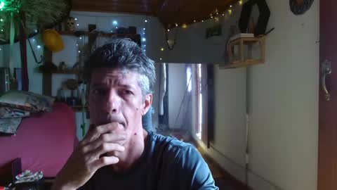 Laye19 online show from 12.30.24