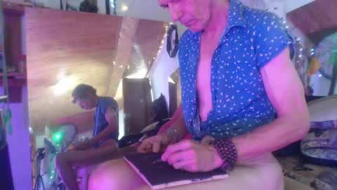 Laye19 online show from 01.09.25