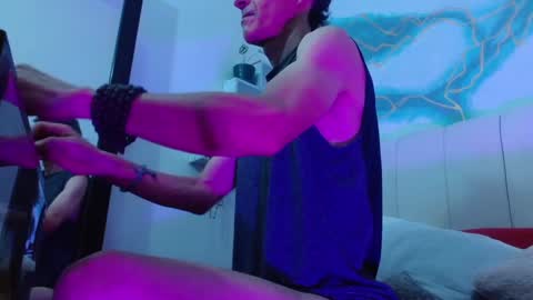 Laye19 online show from 01.30.25