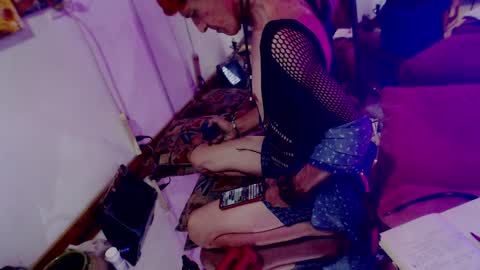 Laye19 online show from 01.31.25