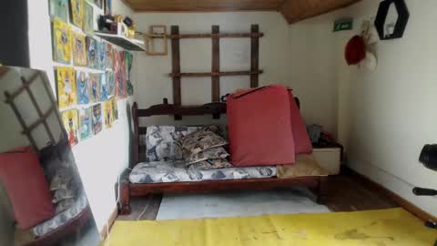 Laye19 online show from 02.06.25