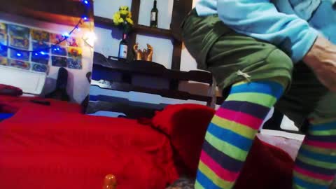 Laye19 online show from 03.02.25