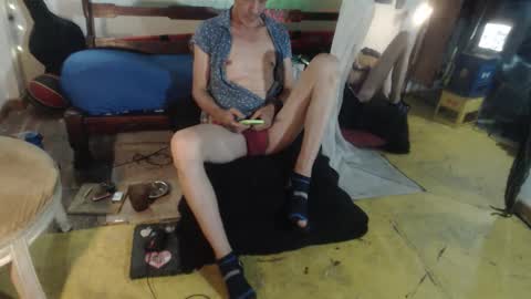 Laye19 online show from 09.15.25