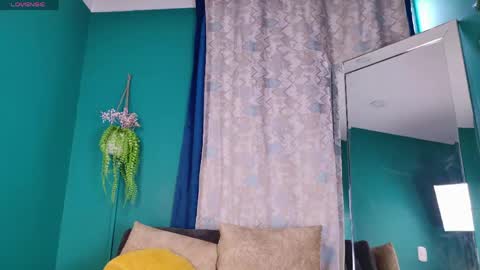 layla_17 online show from 05.05.26
