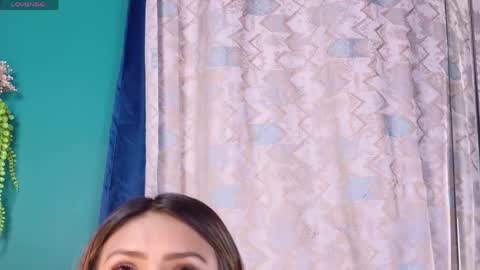 layla_17 online show from 06.09.26
