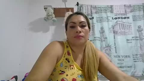 layla_astrum online show from 11.16.25