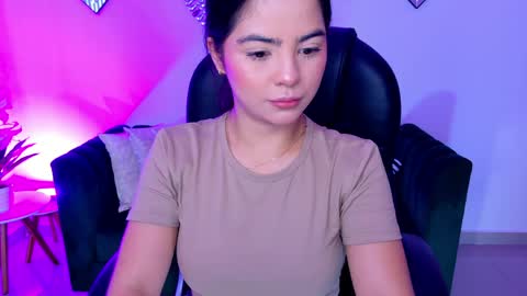 Layla Breezee online show from 05.06.26