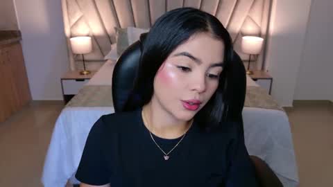 Snapshot of layla_breezee_ chatting on 07.18.26 Layla Breezee online show from 07.18.26