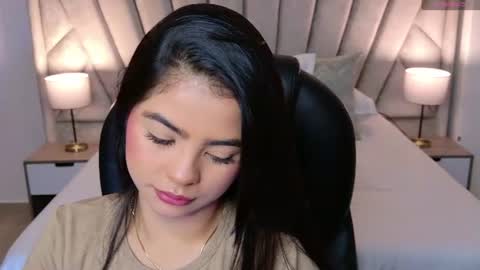 Snapshot of layla_breezee_ chatting on 07.19.26 Layla Breezee online show from 07.19.26