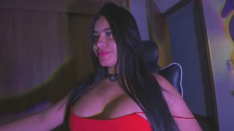 Layla online show from 07.04.26