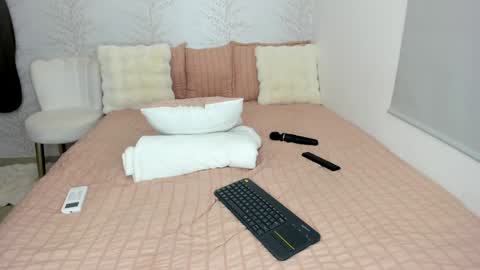 Snapshot of layla_vanegas chatting on 12.24.24 Layla Vanegas online show from 12.24.24