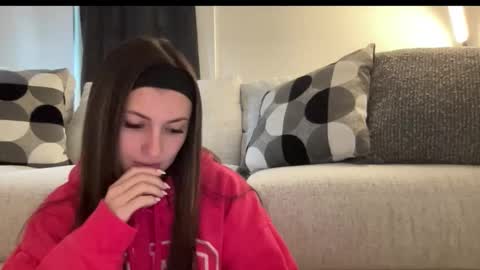 Snapshot of laylahlaylah1 chatting on 11.30.25 laylahlaylah1 online show from 11.30.25