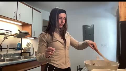 Snapshot of laylahlaylah1 chatting on 12.15.25 laylahlaylah1 online show from 12.15.25