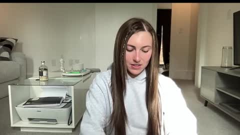 laylahlaylah1 online show from 04.16.26