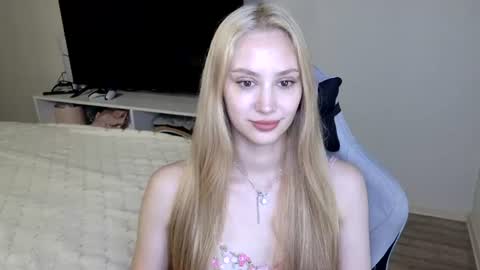 Snapshot of laylapretty001 chatting on 06.27.26 LaylaPretty001 online show from 06.27.26
