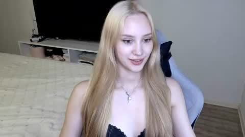 Snapshot of laylapretty001 chatting on 07.08.26 LaylaPretty001 online show from 07.08.26