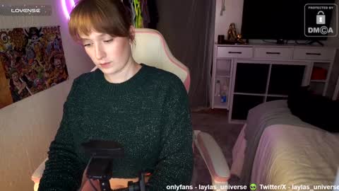 Snapshot of laylas_universe chatting on 12.29.24 Layla Universe online show from 12.29.24