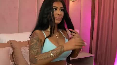 Snapshot of laylavixenn chatting on 06.28.26 Layla online show from 06.28.26
