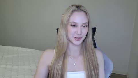 Laylla001 online show from 10.06.25