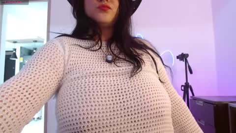 Vannessa  online show from 04.25.26