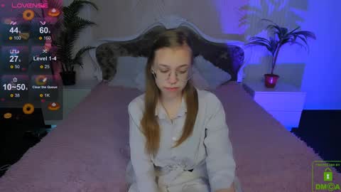 Snapshot of layriantavee chatting on 12.28.24 layriantavee online show from 12.28.24