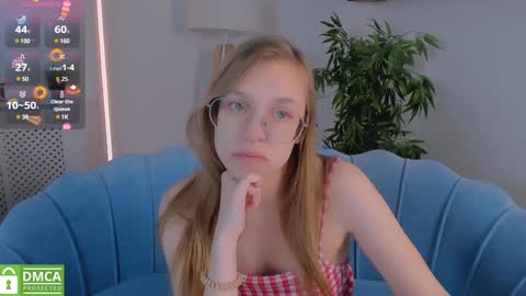 Snapshot of layriantavee chatting on 01.04.25 layriantavee online show from 01.04.25