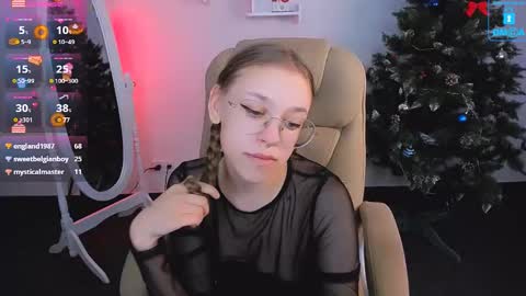 Snapshot of layriantavee chatting on 01.12.25 layriantavee online show from 01.12.25