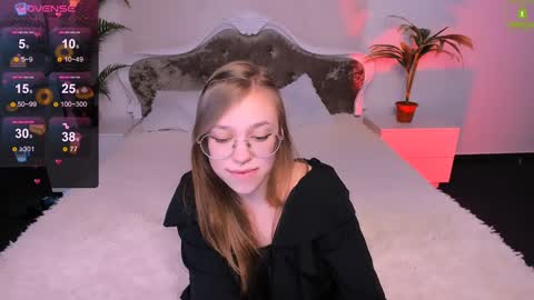 Snapshot of layriantavee chatting on 01.15.25 layriantavee online show from 01.15.25