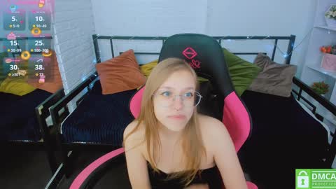 Snapshot of layriantavee chatting on 01.16.25 layriantavee online show from 01.16.25