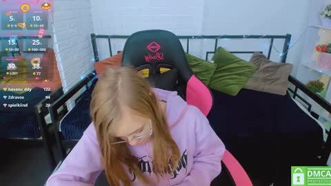 Snapshot of layriantavee chatting on 01.16.25 layriantavee online show from 01.16.25