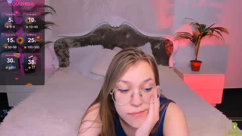 Snapshot of layriantavee chatting on 01.17.25 layriantavee online show from 01.17.25