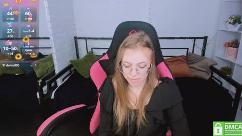 Snapshot of layriantavee chatting on 01.21.25 layriantavee online show from 01.21.25