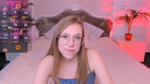 Snapshot of layriantavee chatting on 01.23.25 layriantavee online show from 01.23.25