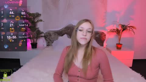 Snapshot of layriantavee chatting on 01.25.25 layriantavee online show from 01.25.25