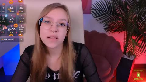 Snapshot of layriantavee chatting on 01.28.25 layriantavee online show from 01.28.25