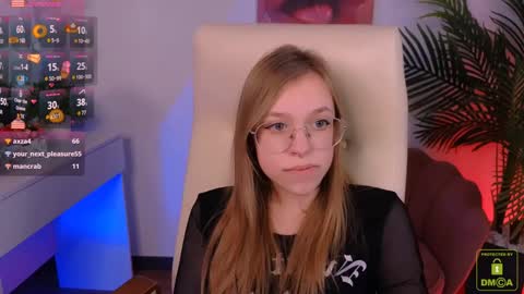 Snapshot of layriantavee chatting on 01.28.25 layriantavee online show from 01.28.25