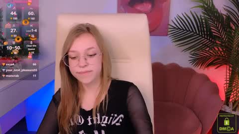 Snapshot of layriantavee chatting on 01.28.25 layriantavee online show from 01.28.25